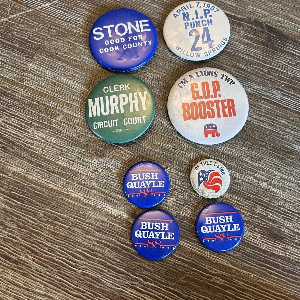 political buttons - historical memorabilia Bush Cook County Circuit Court Vintag