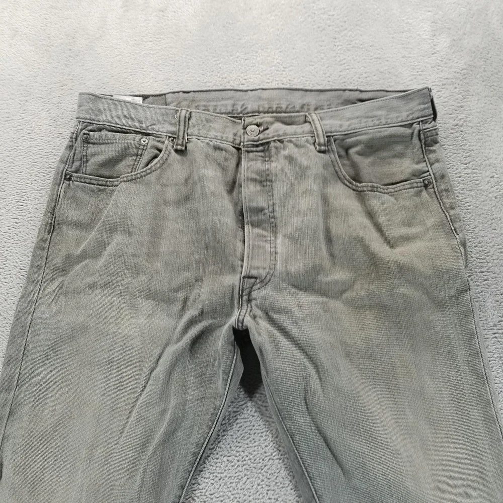 Levis 501 Jeans Mens 38x30 Gray Regular Straight Light Wash Comfort Denim