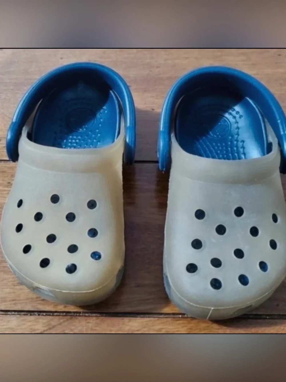 CROCS Translucent Yellow & Navy Sz 2/3 Toddler