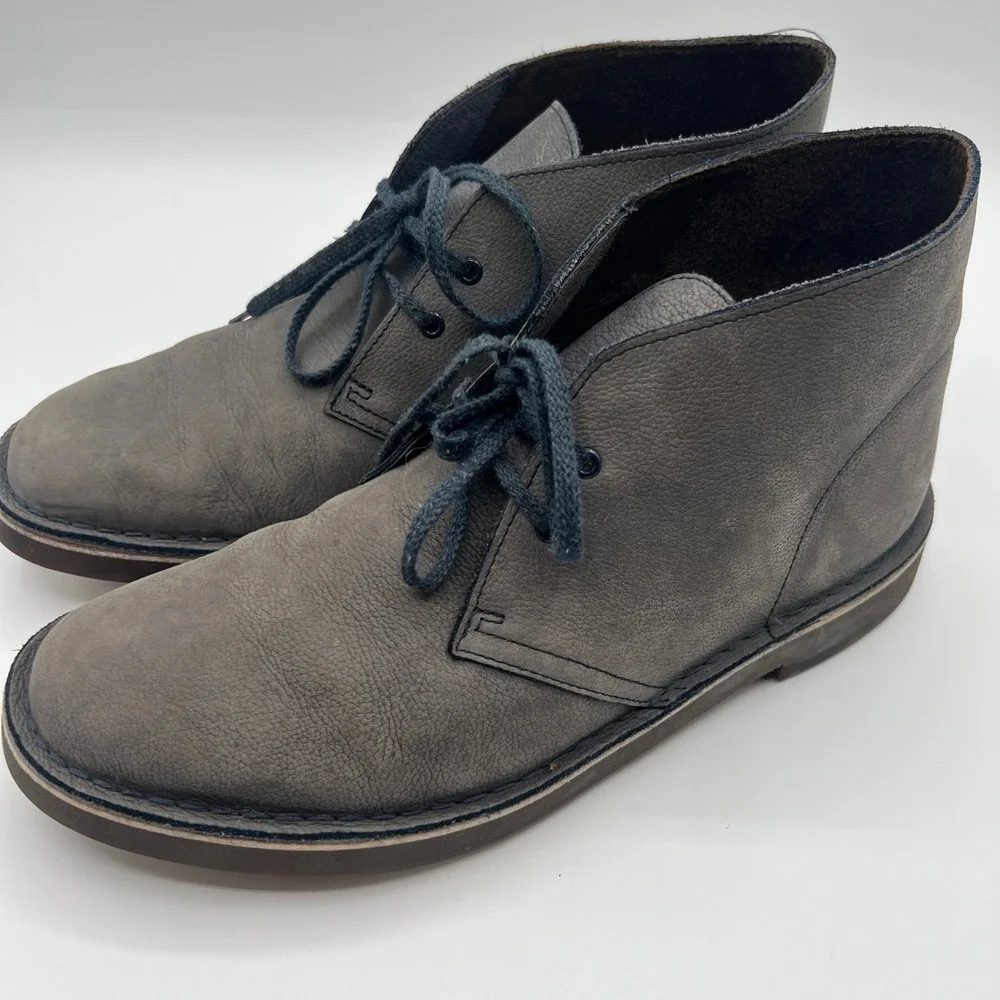 Clarks classic chukka