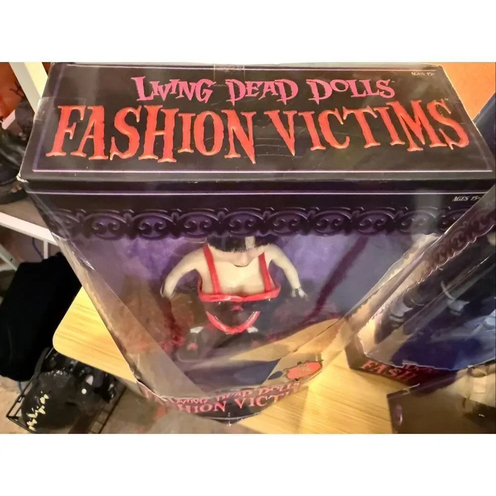 VINTAGE LIVING DEAD DOLLS FASHION VICTIMS 