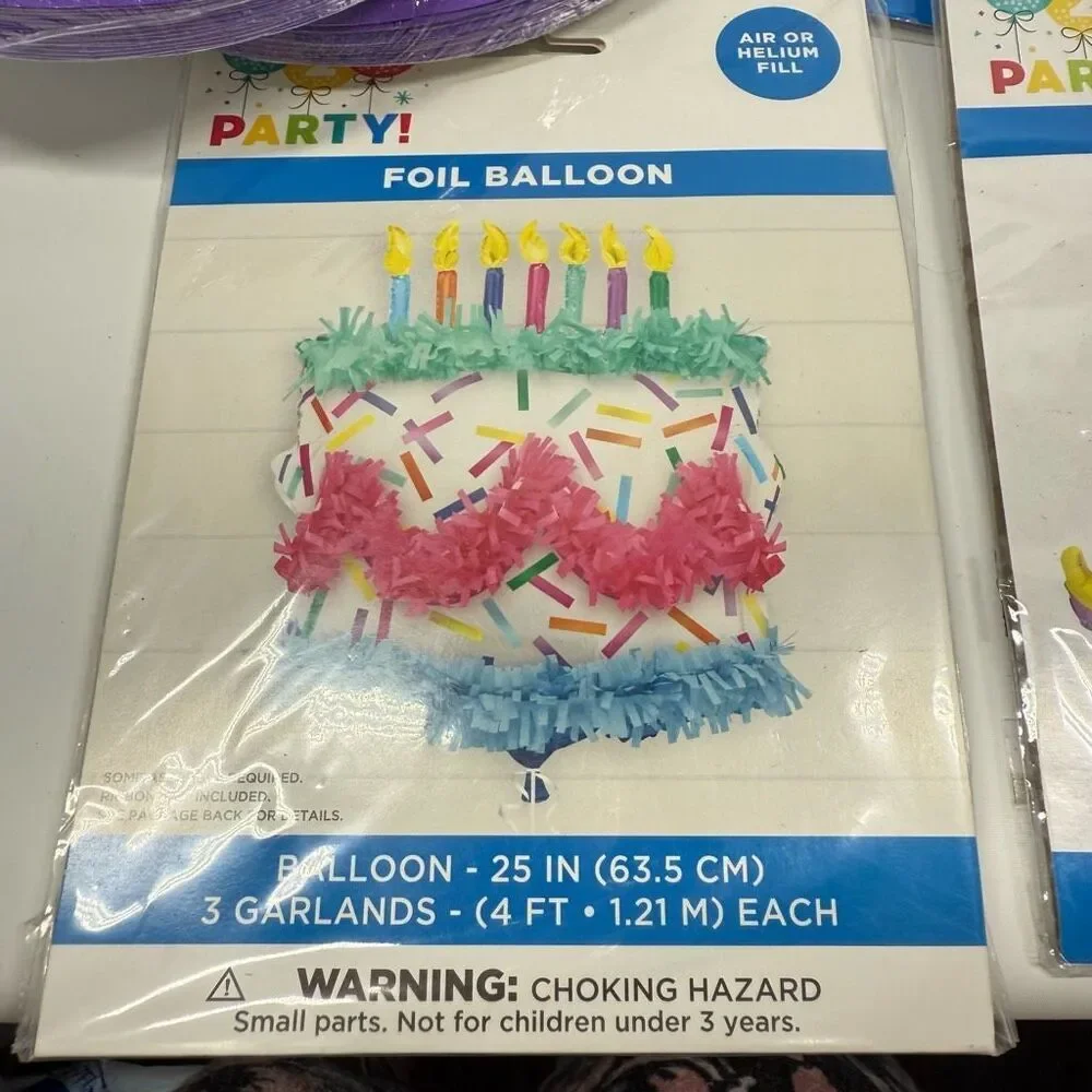 D14  Party City Party Decorations- 8 piece unicorn party supplies and balloons