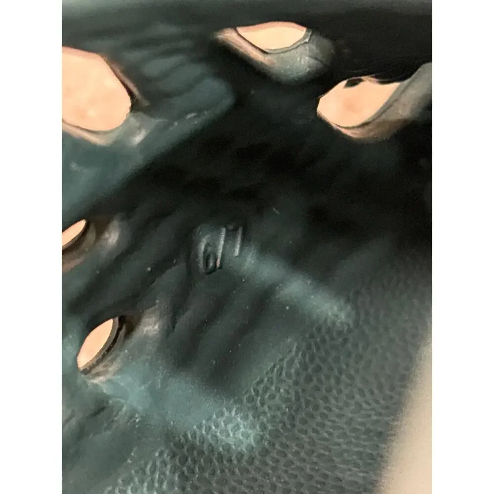 S.A.I. slip into
