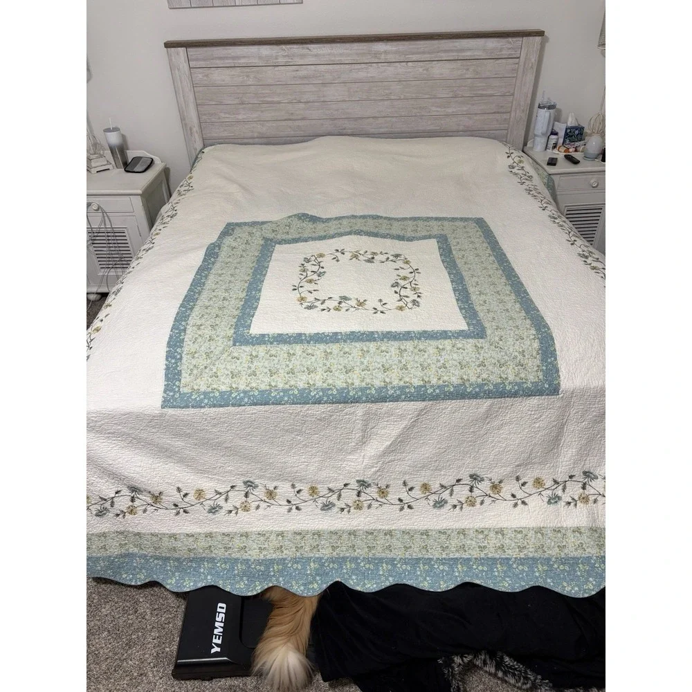 Vintage Large Quilt Green, Blue Spring & Floral‎ Scalloped Edges 112
