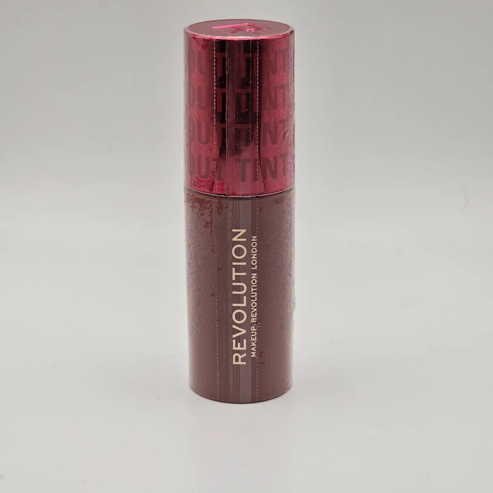 Makeup Revolution Pout Tint Lip Gloss Moisturizing Effect Sweetie Coral