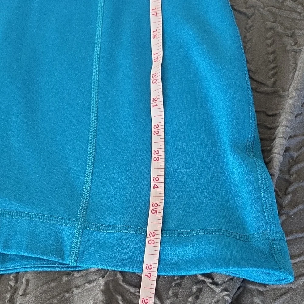 CALIA by Carrie Underwood Long Sleeve Tee Size Medium