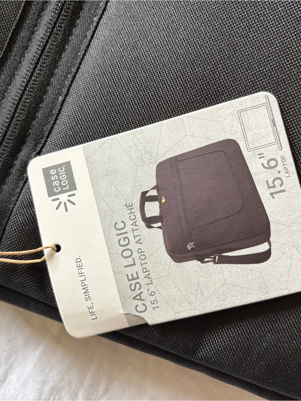 Case Logic fabric keep