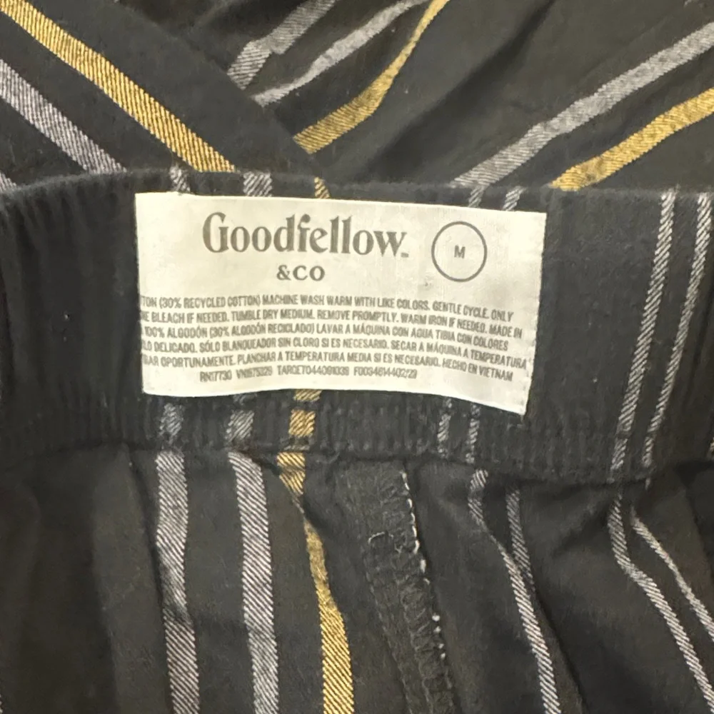 Goodfellow & Co button front