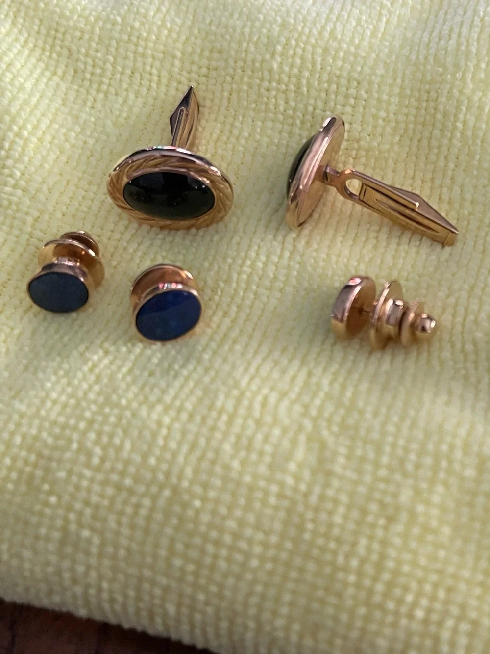 N/A gold tone