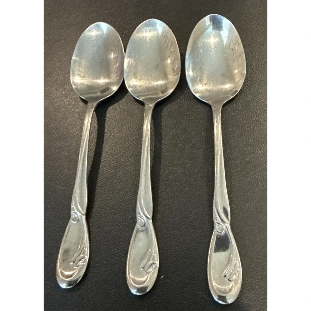 Oneida Deluxe Calla Lily Soup Spoons Spoon Stainless Steel Vintage Set Of 3