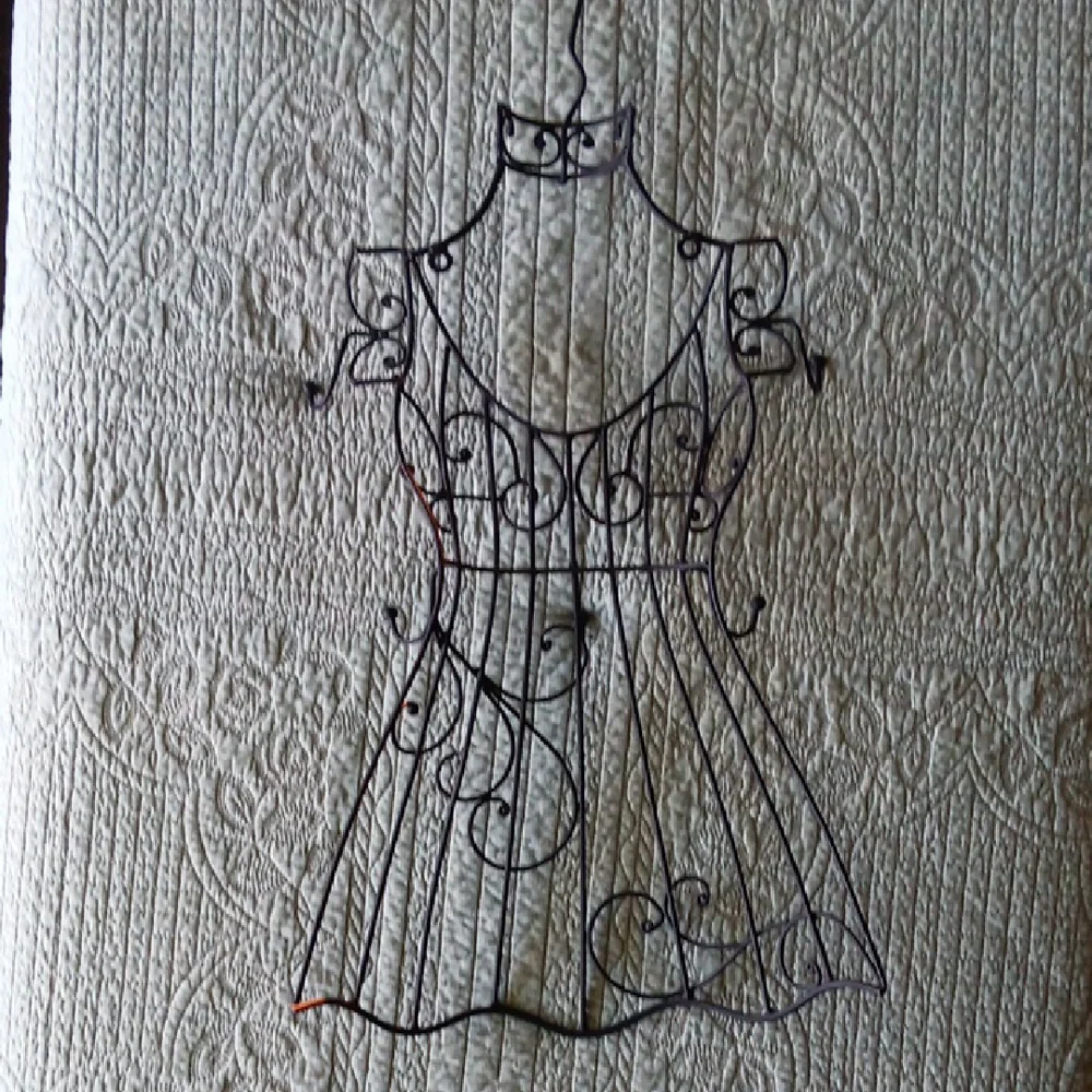 Wall Hook Orangizer Elegant Dress Form