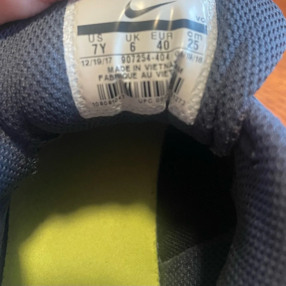 Nike Blue and‎ Lime Star Runner Shoes