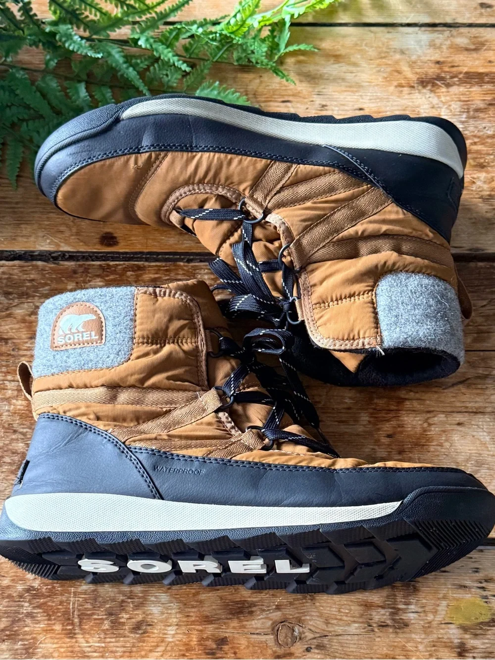 Sorel Camel and Black Lace-Up Winter Ankle Boots