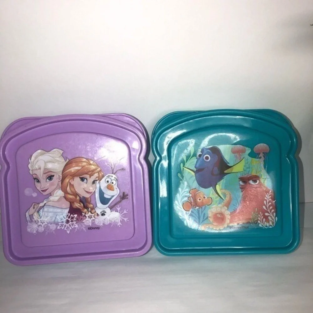Zak characters while containers