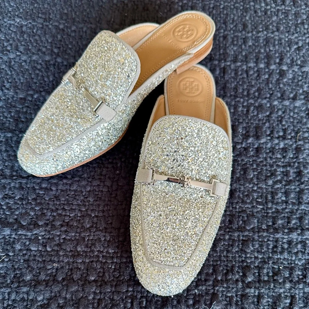 Tory Burch reposhing this