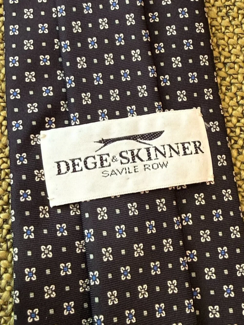 Dege & Skinner motif military