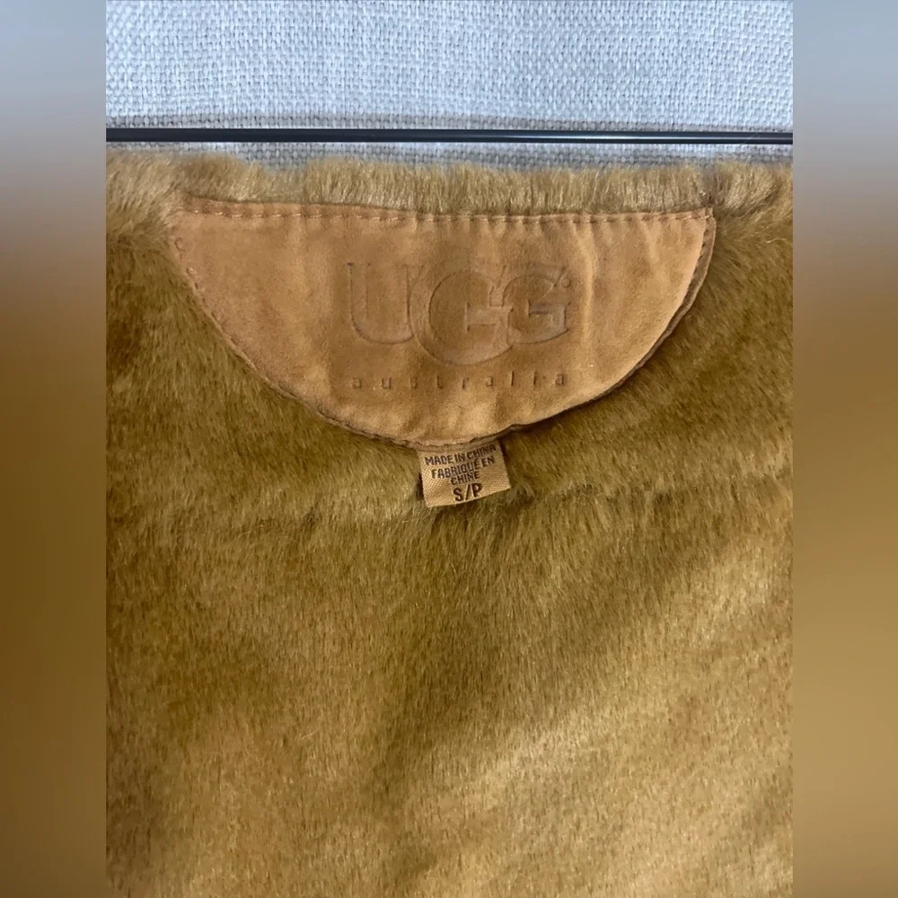 UGG beautiful mini