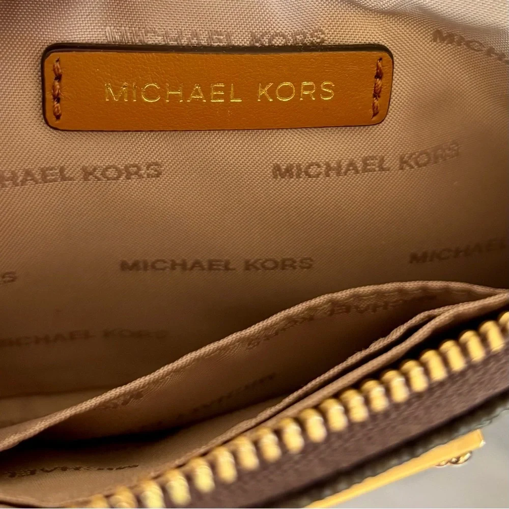 MICHAEL KORS Jet Set Wristlet