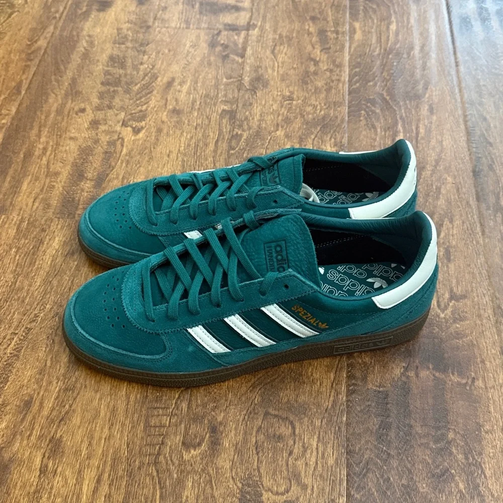 adidas traction tags