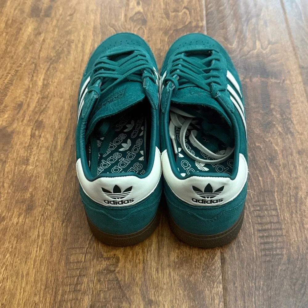adidas traction silhouette