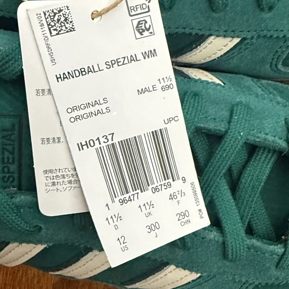 adidas athletic silhouette elevate