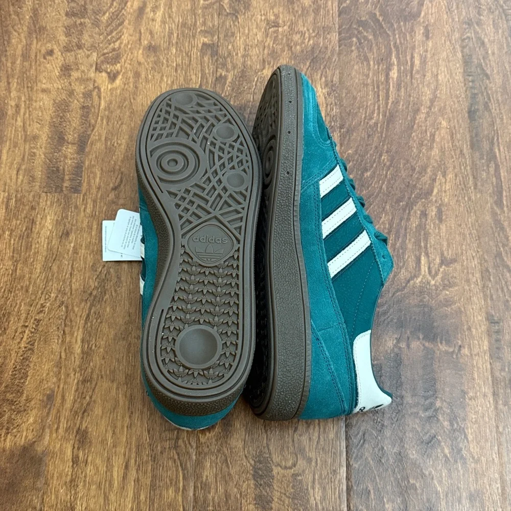 adidas traction tags
