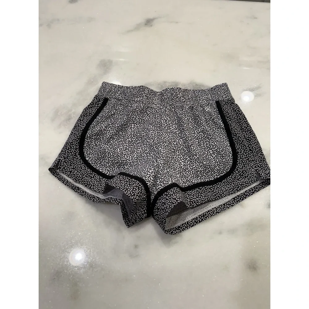 New DSG Mid‎ Rise Stride Short Girls Medium 10-12