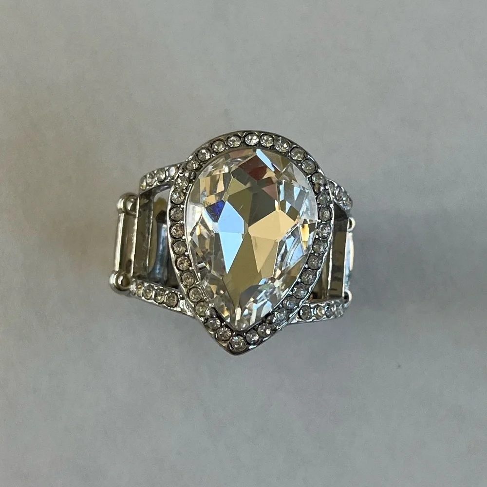 Vintage Statement Stretch Ring | Silver Tone Pear Cut Crystal