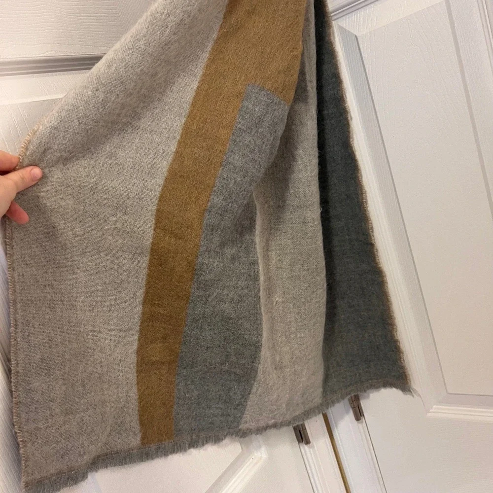 ZARA Women's‎ Oversized Blanket Scarf