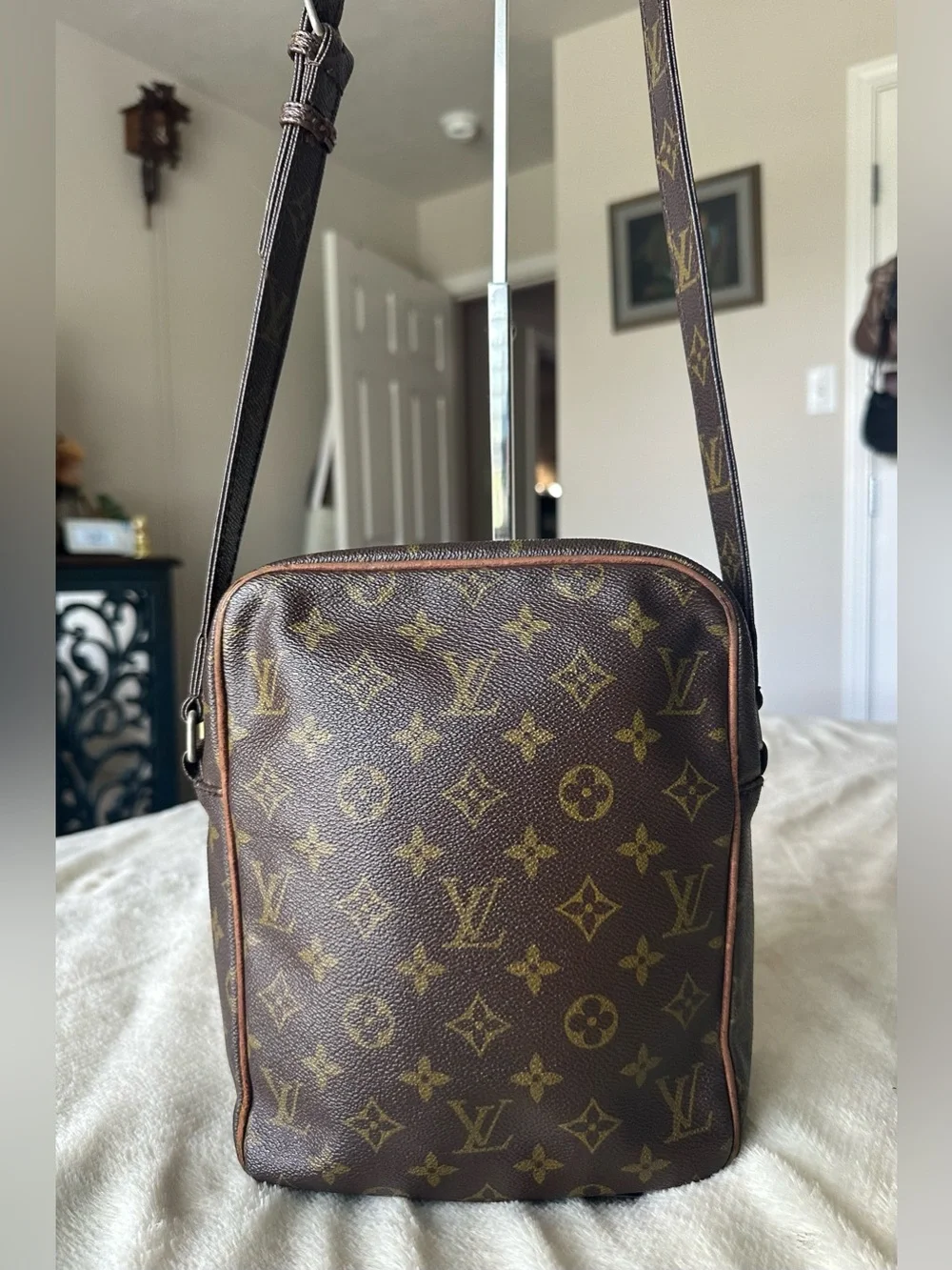 Louis Vuitton era life monogram