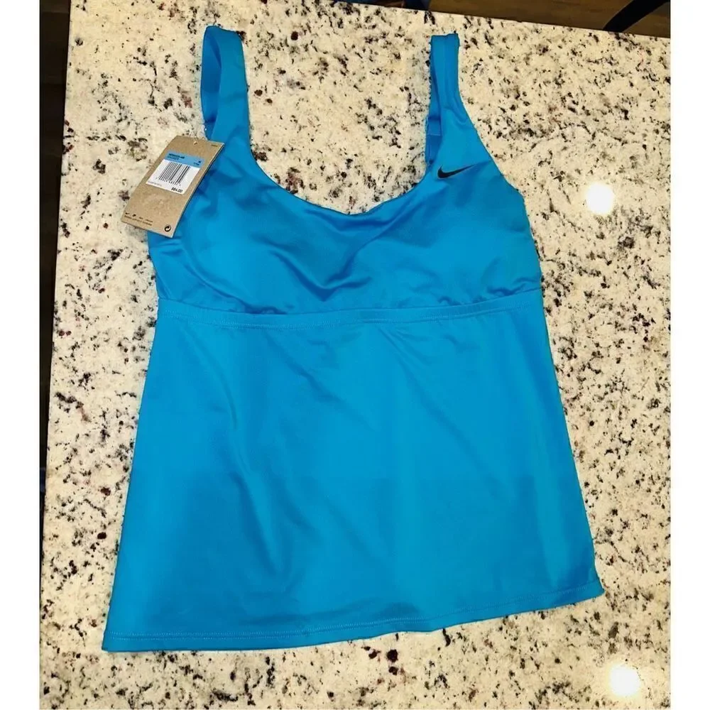 Nike women essential