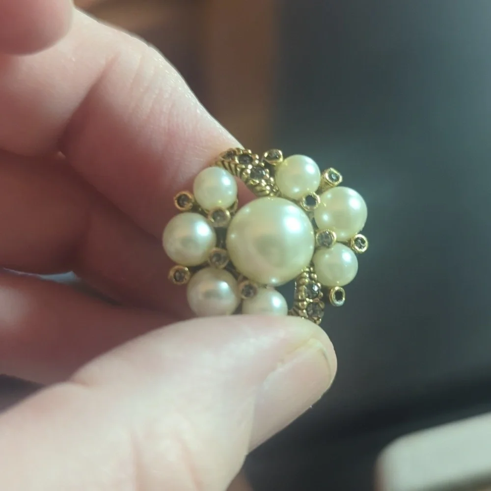 Vintage Elegant Pearl and Gold Plated Brooch And Earring  Set