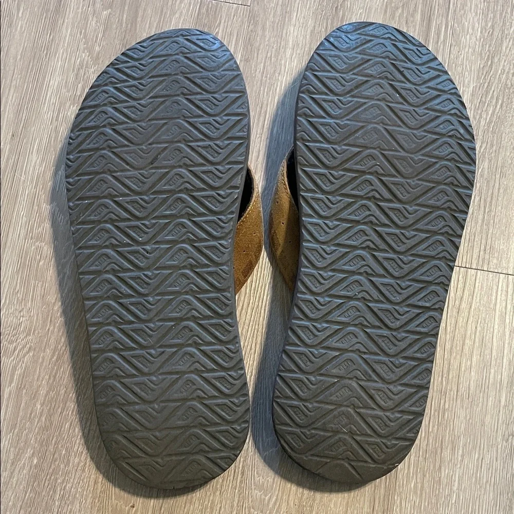 Reef stylish comfortable