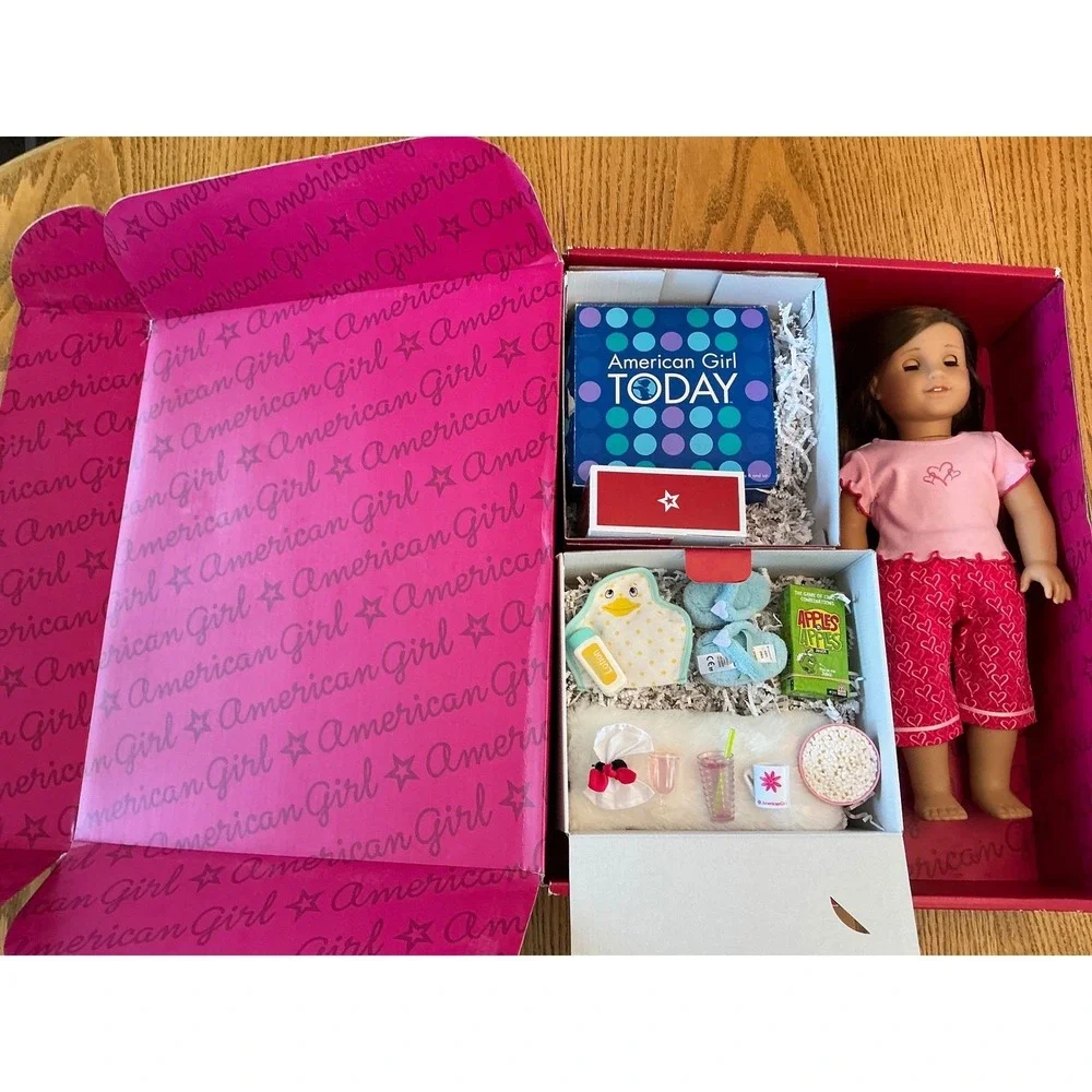 American Girl Doll Sleep Over bundle: Truly Me Doll Brown Hair Brown Eyes PJ etc