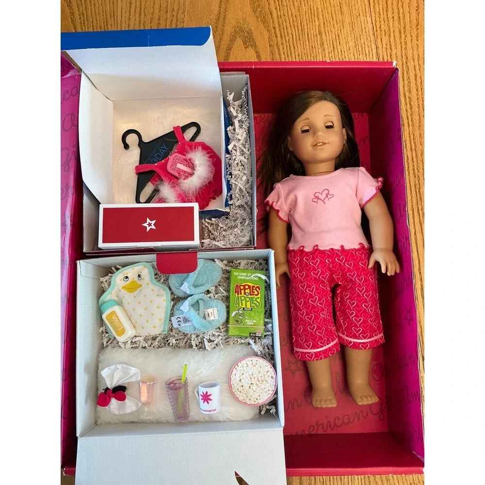 American Girl Doll Sleep Over bundle: Truly Me Doll Brown Hair Brown Eyes PJ etc
