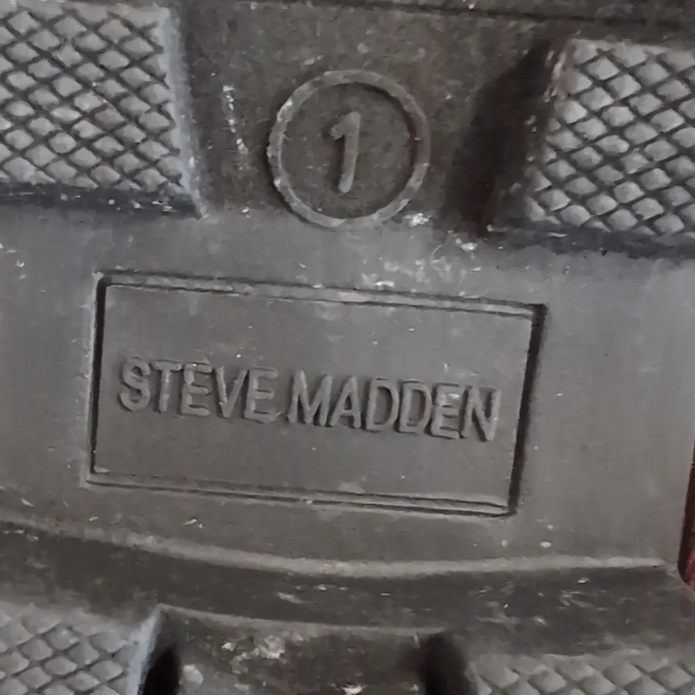 Steve Madden Black Sole Girl
