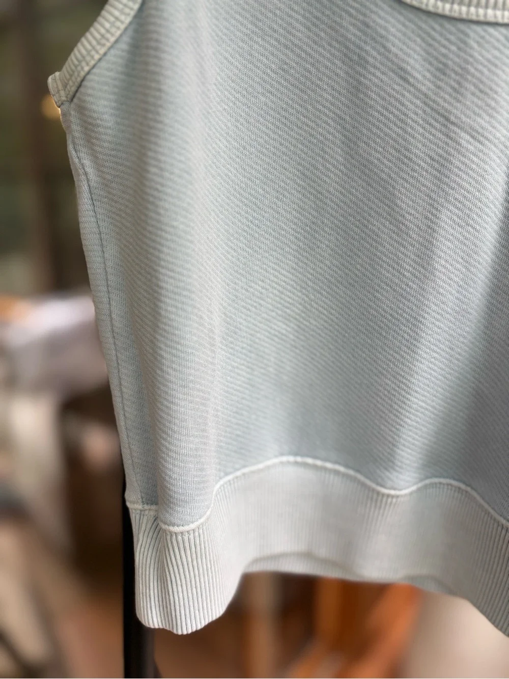 Universal Thread light pale