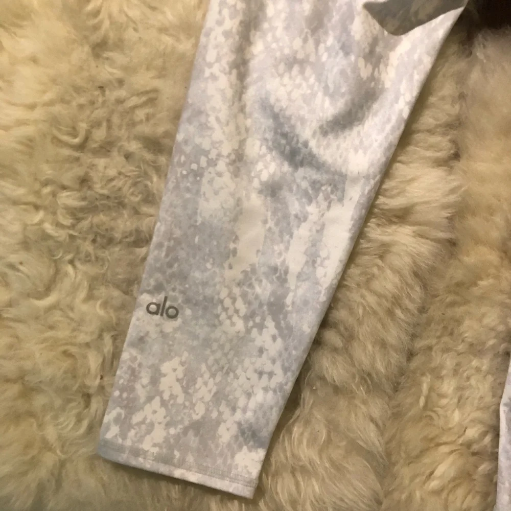 ALO Yoga Airbrush Python Leggings Small