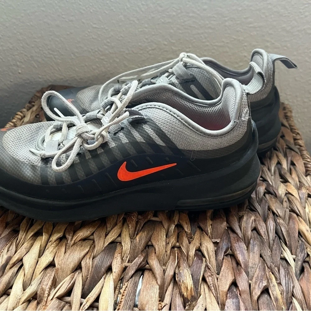 Nike Air Max Youth Size 3.5 Y Axis Sneakers Grey Orange Low Top