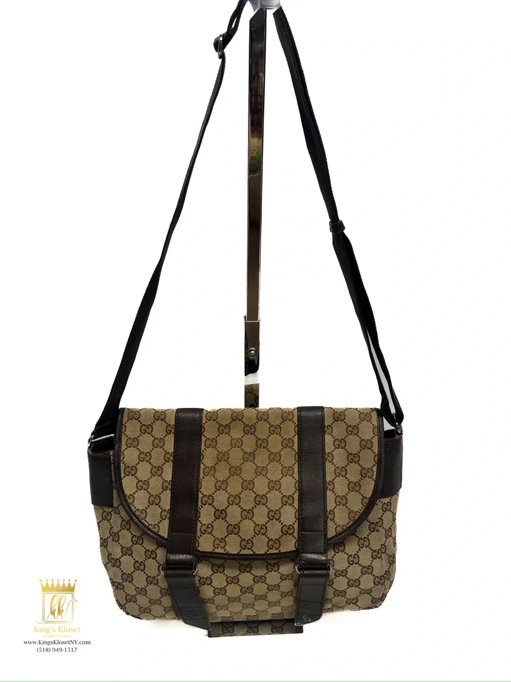 Gucci supreme messenger bag