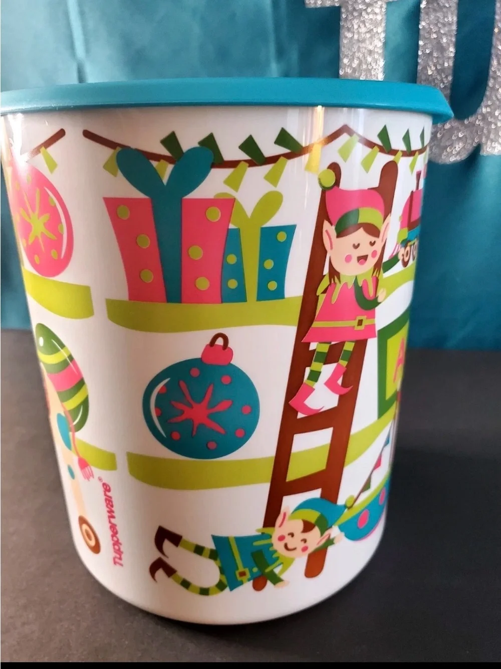 Tupperware one touch