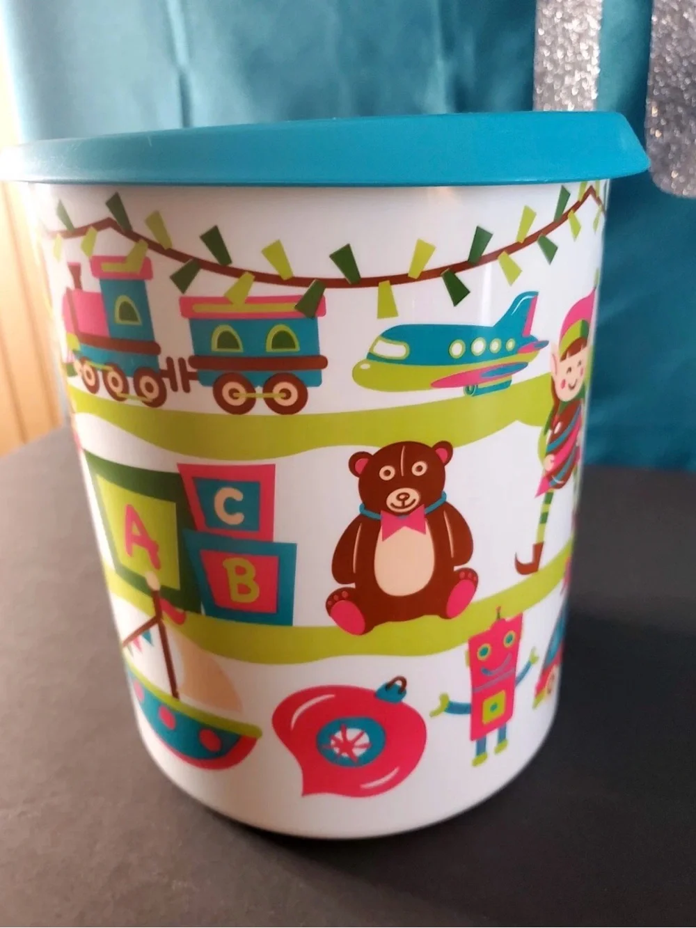 Tupperware one touch