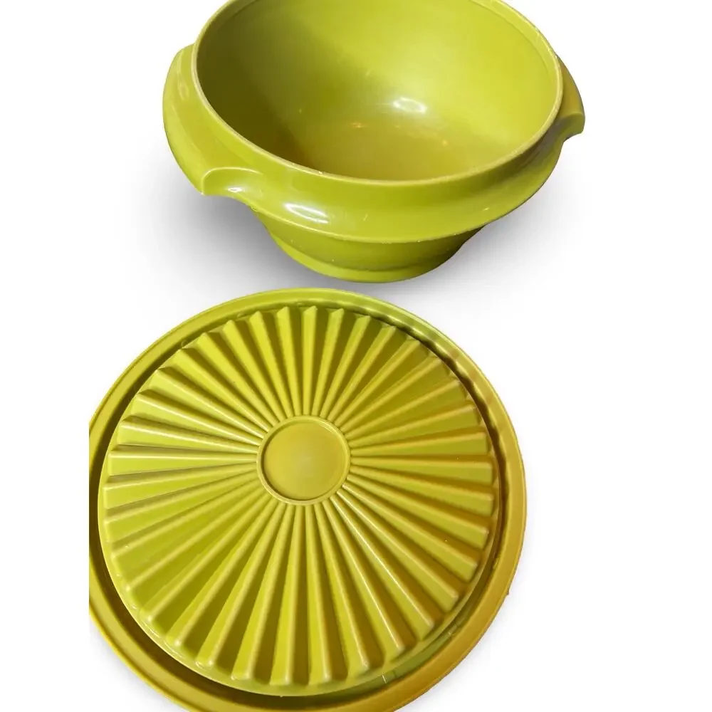 Tupperware classic avocado
