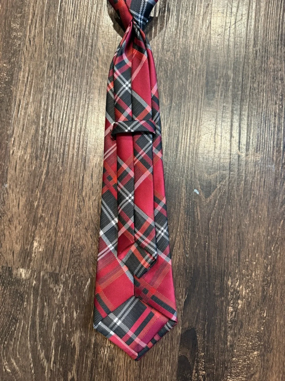 Gymboree Red and Black Plaid Pre-Tied Necktie, boys one size.