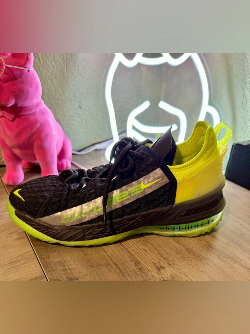 Nike LeBron 18 basketball shoes Black Crimson Bolt Colorway size 5Y Kids