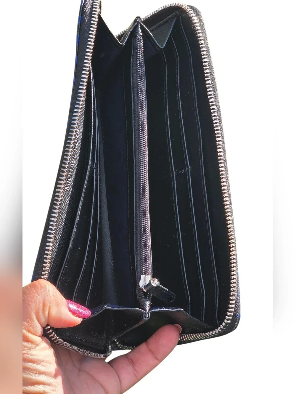Michael Kors zip around