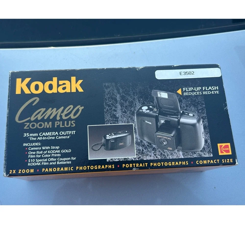 Kodak Cameo Zoom Plus vintage 90s Camera 35mm Black Panoramic Flash tested