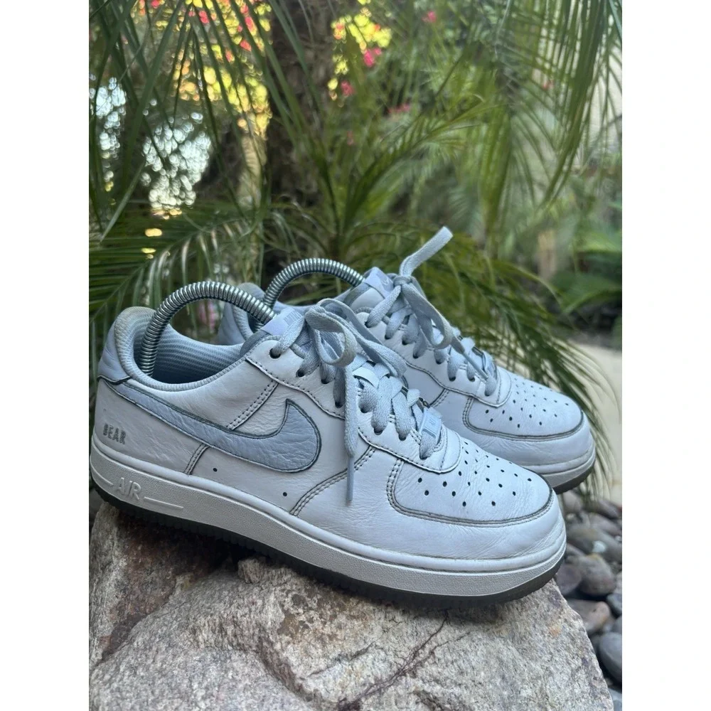 Nike low color solid