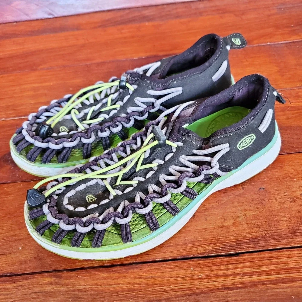 Keen Uneek O2 Bungee Water Shoes Boys 3 Waterproof Sandals Black Green