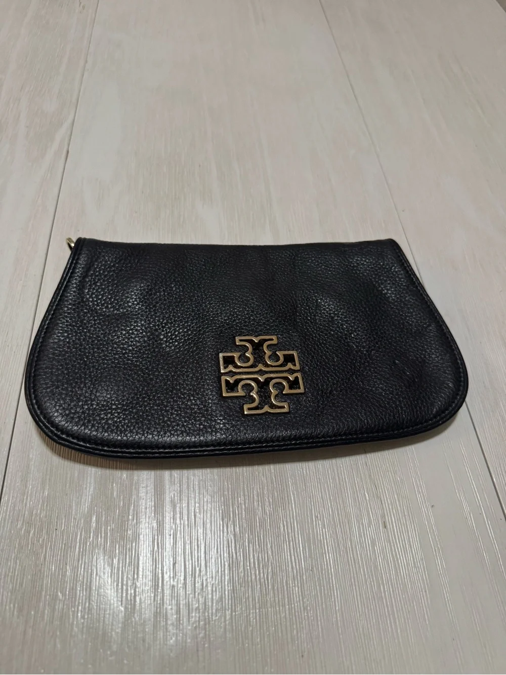 Tory Burch offers profile as